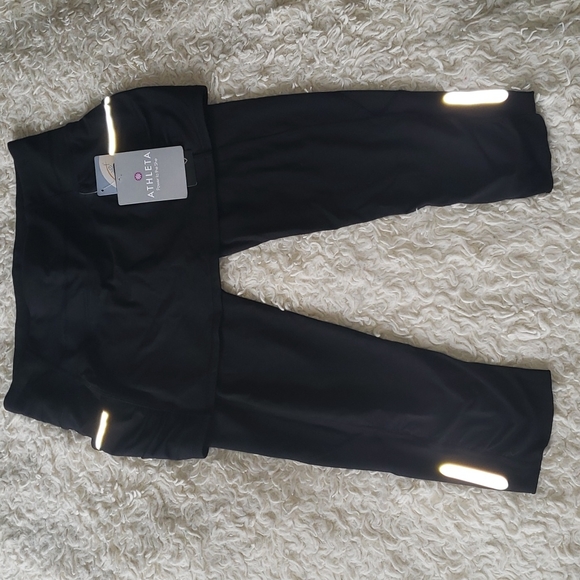 Athleta Acceleration 2 in 1 Capri Black SP nwt - Picture 10 of 12